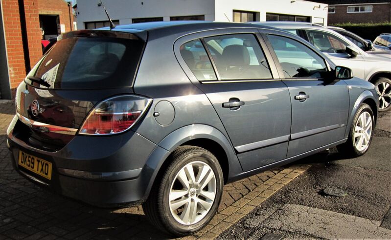 VAUXHALL ASTRA